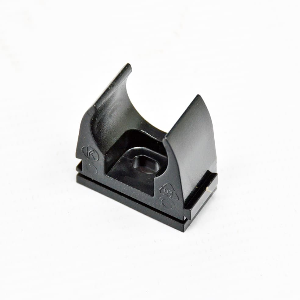 Кріплення труби 20 мм ; D20мм; ПВХ;; t застосування -25+60 с; чорна